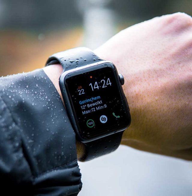 amazfit bip fitbit versa